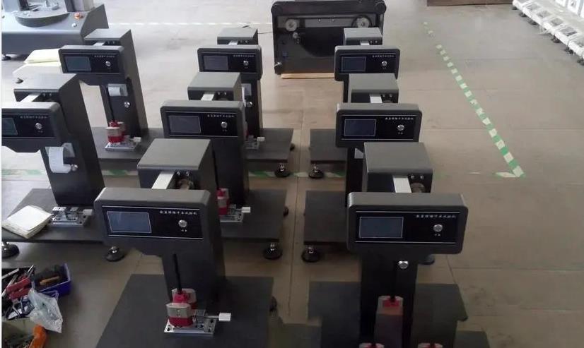 萬能材料試驗(yàn)機(jī)